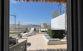 Small Oasis-Ueber Den Daechern Von Athen